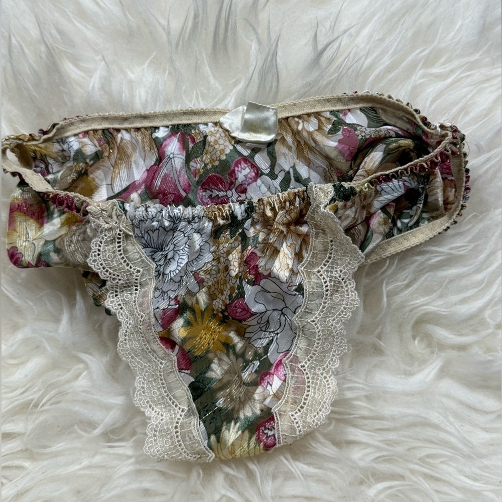 ULTRA RARE Victorias Secret Vintage Floral Bikini Strap